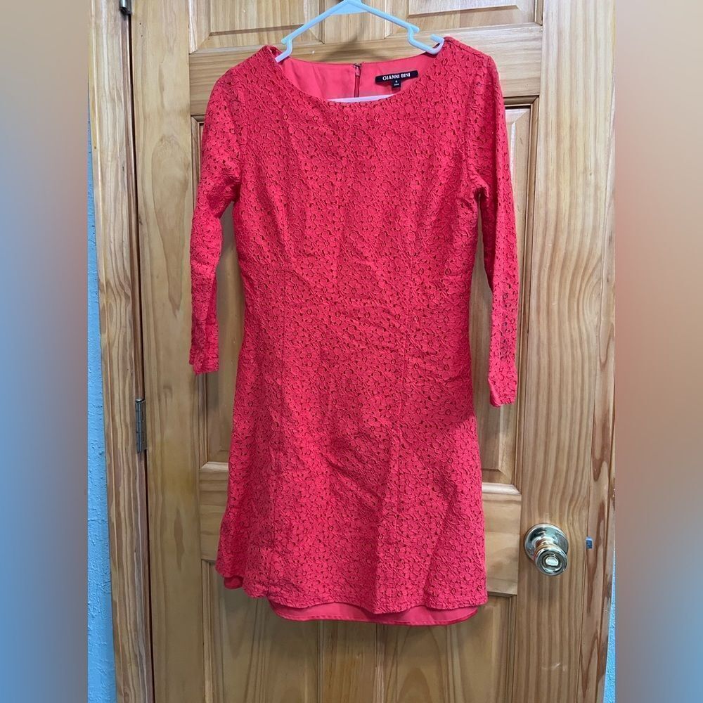 Giani Bini size 4 coral lace midi dress